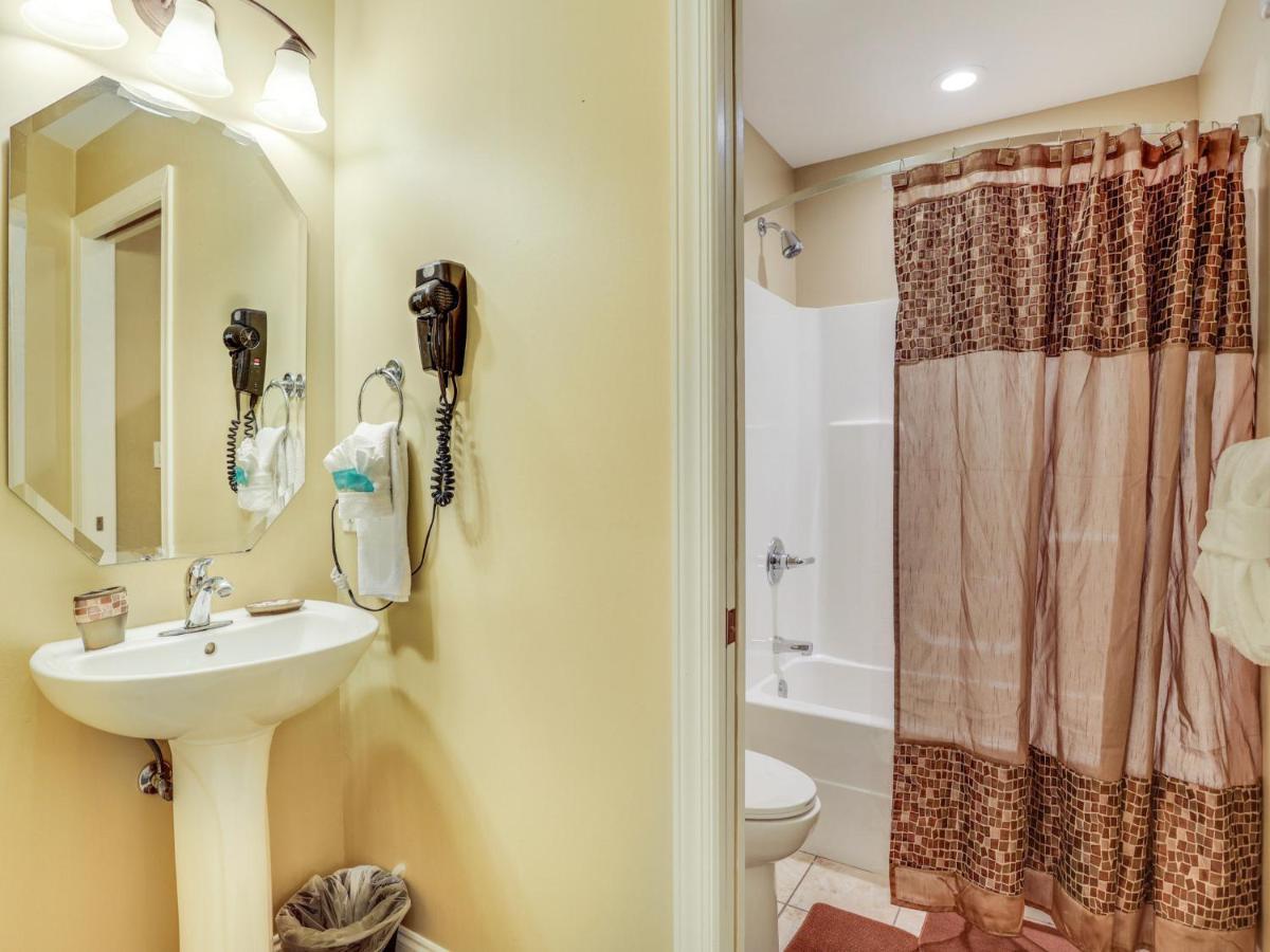 Downtown Delight, 2 Bedrooms, Pool, Hot Tub, Sleeps 6 Gatlinburg Exterior foto